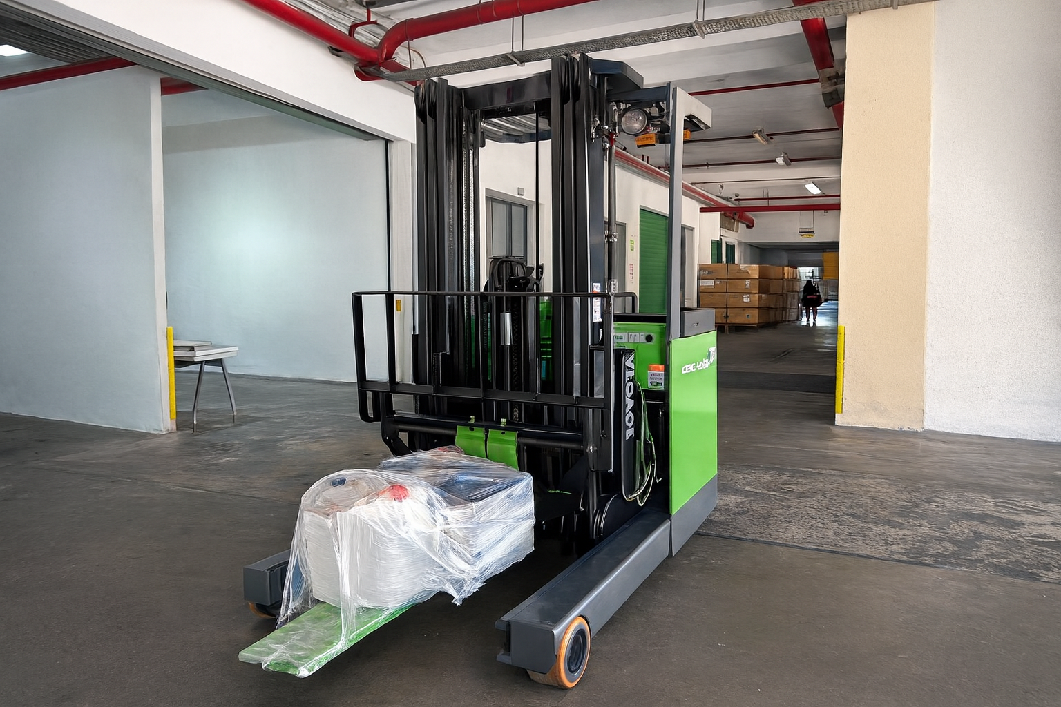 Electric Reach Truck
